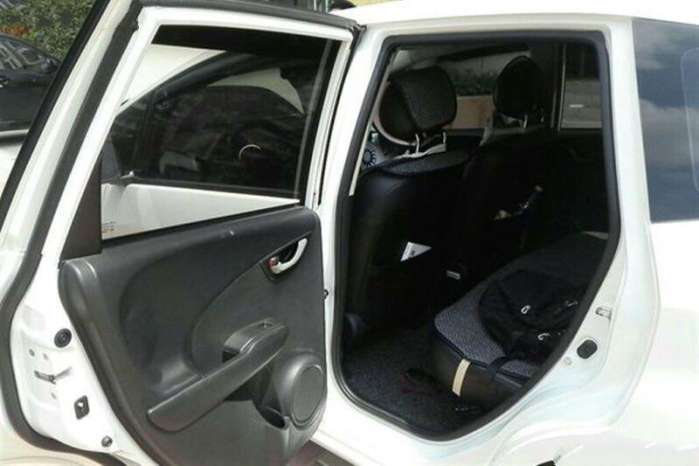 上班代步买比亚迪f3还是飞度,和一群朋友买车