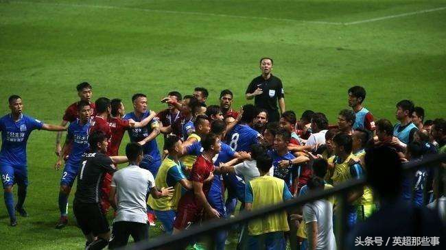 2017年中国足球赛场20大罚单，原因五花八门女足也*力暴**！