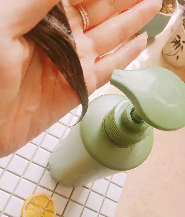 如何拥有一头油亮柔顺的秀发,怎么拥有柔顺的秀发