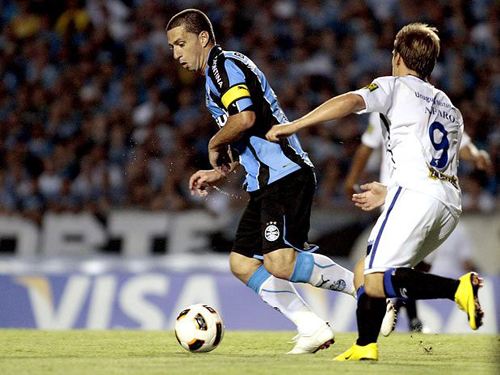 足球盘口分析：巴西甲-盘口硬诱下盘米内罗危险11月12日赢盘公社