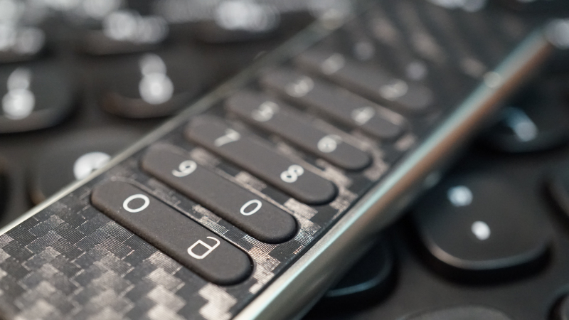 有了这个U盘，再也不用担心你的小姐姐们被别人看到了