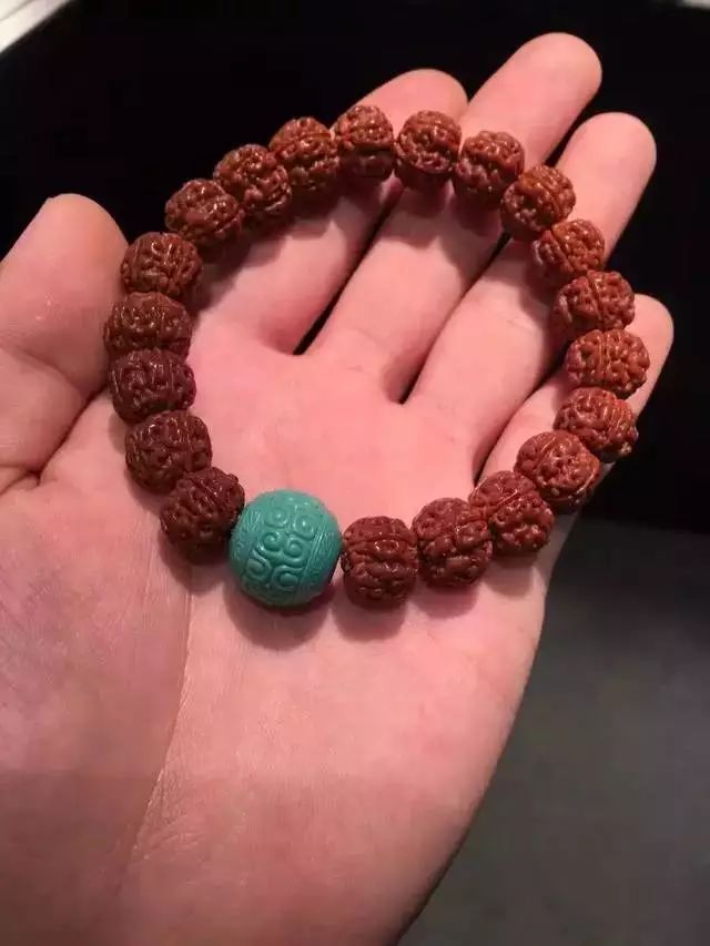 地摊手串为什么便宜,十种手串都是地摊货