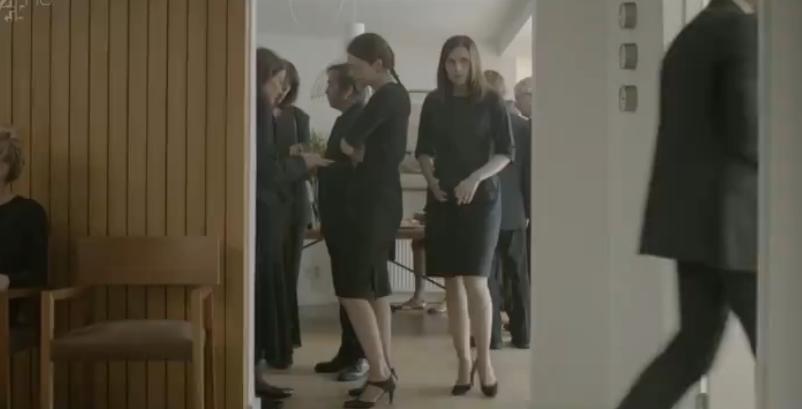 男友车祸去世女友开棺取骨陪伴,男友车祸去世后女孩召唤灵魂