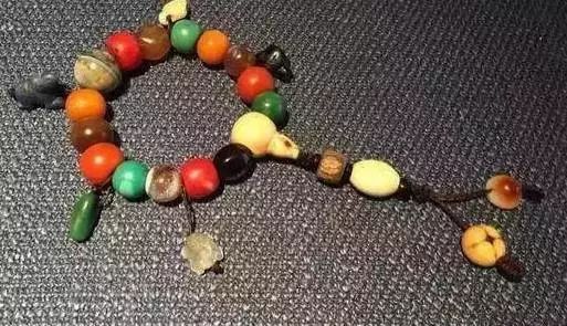 地摊手串为什么便宜,十种手串都是地摊货