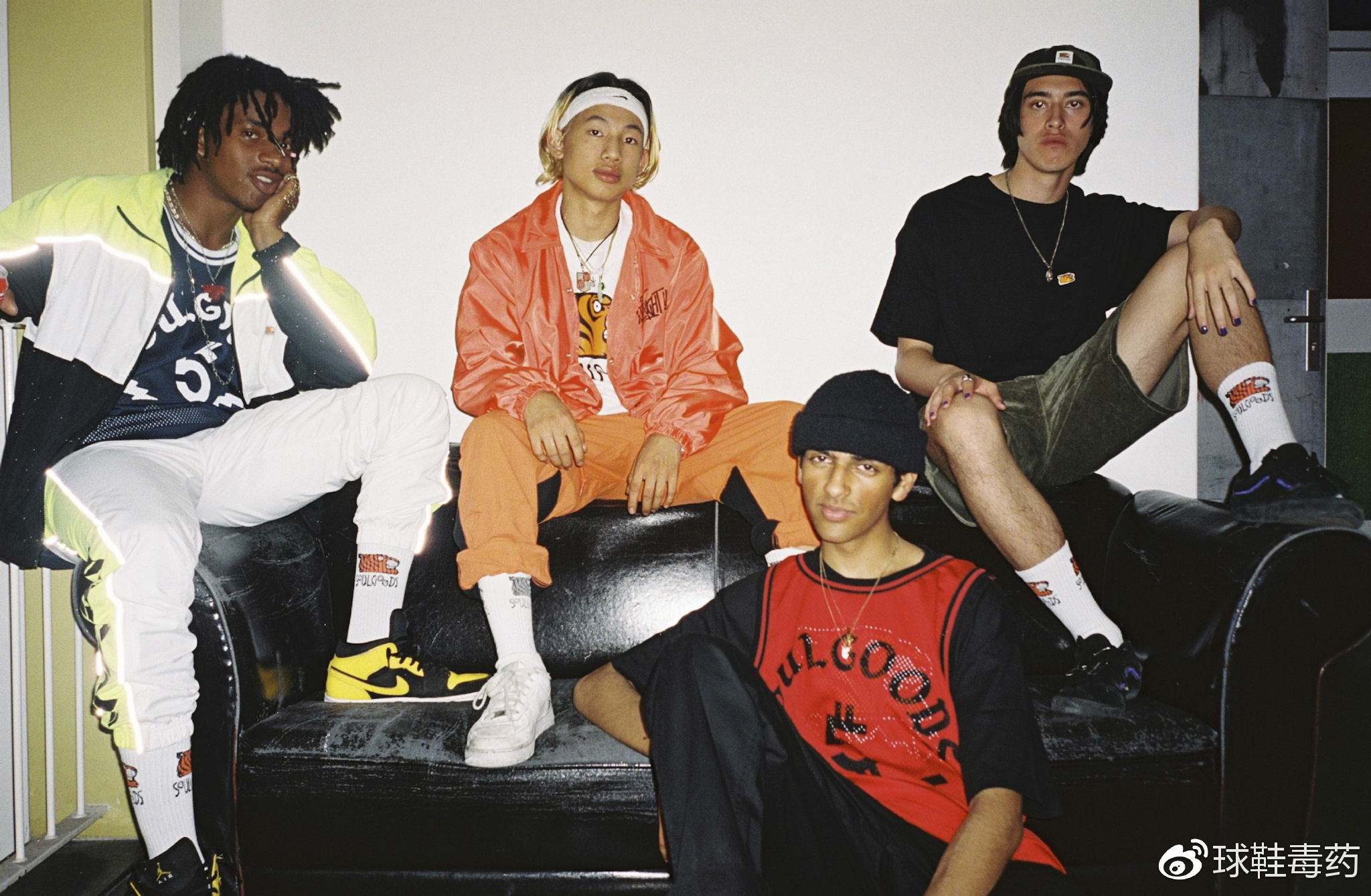 袜子老滑到鞋底怎么办,鞋子不穿袜子鞋底粘脚