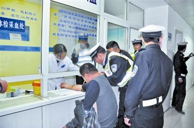 机动车与电瓶车出事故怎么处理,机动车与电瓶车发生交通事故