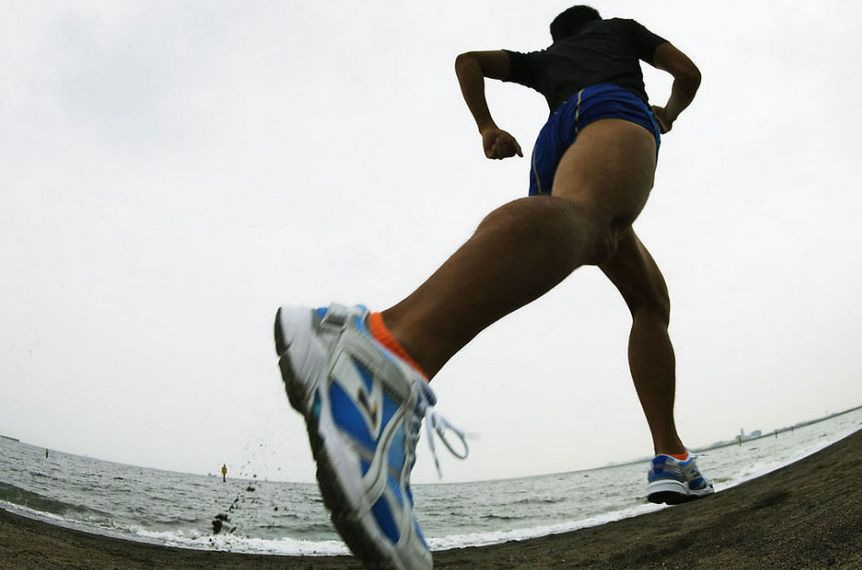 怎么预防跑步脚磨出水泡,脚底跑步磨出水泡怎么办