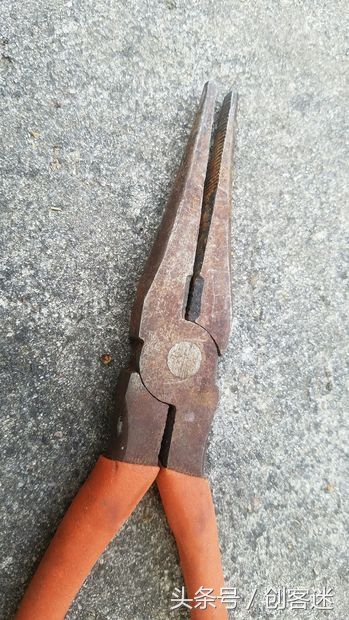 制作简易喷沙除锈机，低成本不到30元，除锈效果非常好