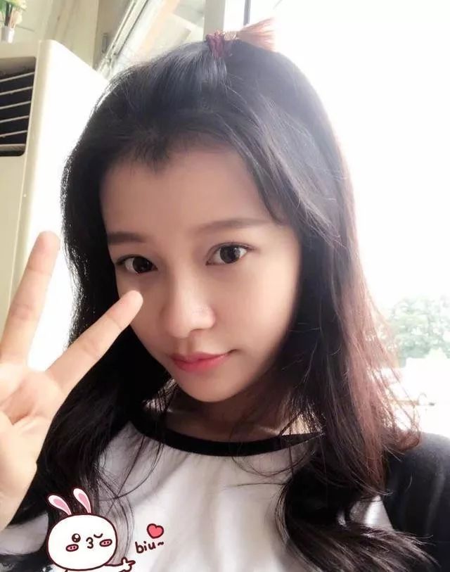 孙怡素颜被吐槽没有董子健白 (李沁的素颜和孙怡的素颜)