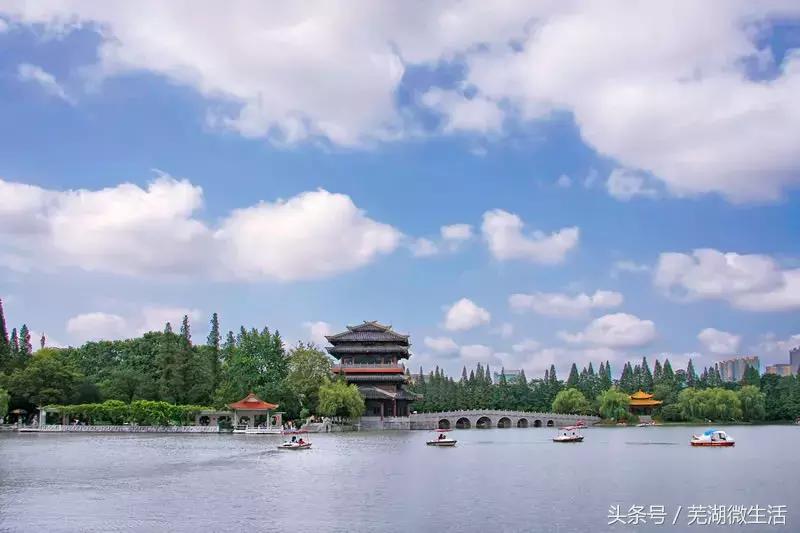 鍚堣偉榛勯簱鏅偣,鍚堣偉鏃呮父鏅偣