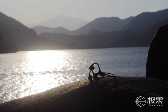 不用戴进耳朵的耳机传音好吗,不用戴耳朵的蓝牙耳机