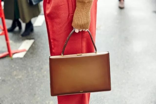 月薪5000的我是怎么存钱买房的,月入多少穿得起celine