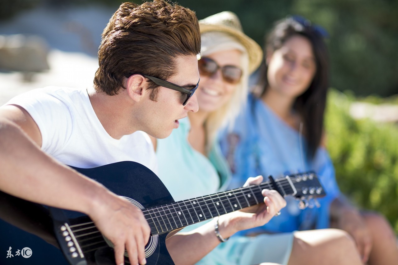 怎么样把吉他弹崩,吉他的音色会越来越差吗