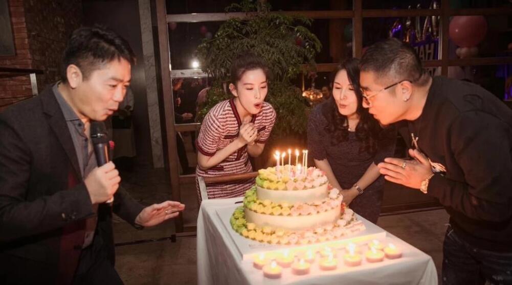 章泽天吴卓林生日时的待遇差别告诉我们，星座不靠谱，关键嫁对人