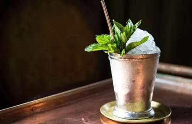 登上东方快车之前，先来杯上路酒吧