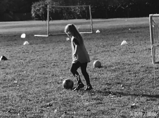 维多利亚的秘密不是秘密的秘密,维多利亚的秘密是贝嫂创办的吗