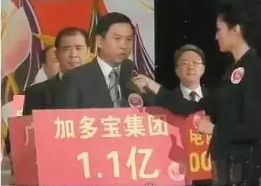 奚梦瑶摔倒是计划炒作吗,奚梦瑶维密走秀摔倒的新闻评论