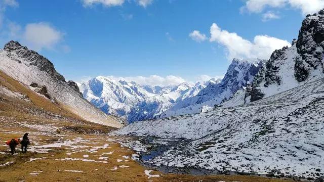 乌孙古道天堂湖在琼库什台吗,乌孙古道天堂湖到黑英山多远