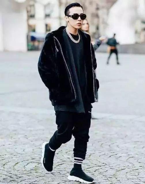 红遍全宇宙的“袜子鞋”，就问你懂多少？