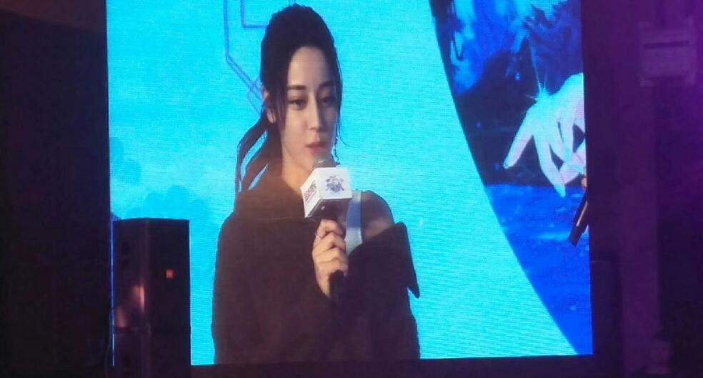 迪丽热巴直播无名指戴戒指,迪丽热巴戴戒指