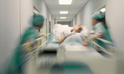 孕妇在家羊水应该怎么办,30周羊水早破尿不出来怎么办