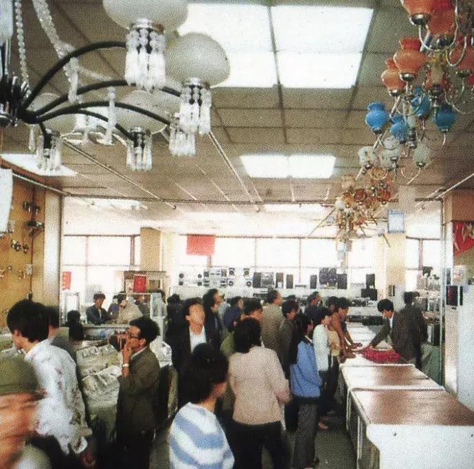 30年前沈阳老照片中街,沈阳市80年代的老照片