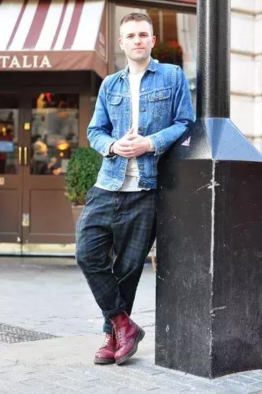 尽管山寨货很多，但谁都想买一双正宗的「Dr.Martens」