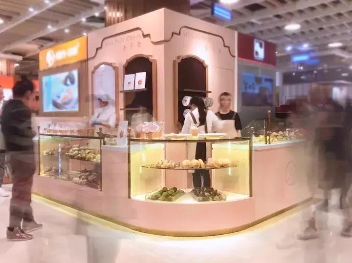 纪梵希37丝绒限定,甜品界品牌