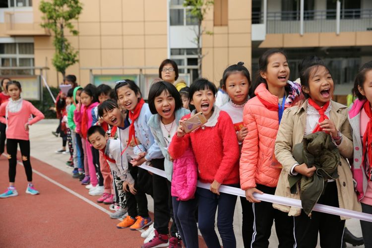 让红领巾校园充满生命的精彩——记台江进一附小体育文化节