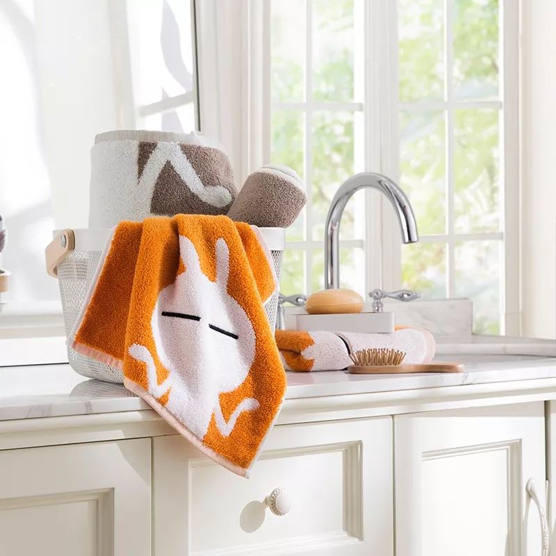 千万别一直用旧毛巾危害大,毛巾竟有那么多你不知道的作用