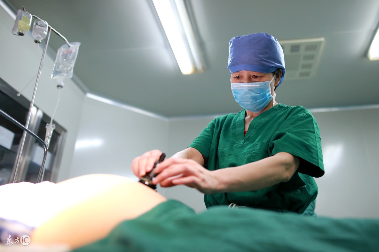 顺产为什么会导致子宫破裂,剖腹产5年怀孕二胎子宫破裂