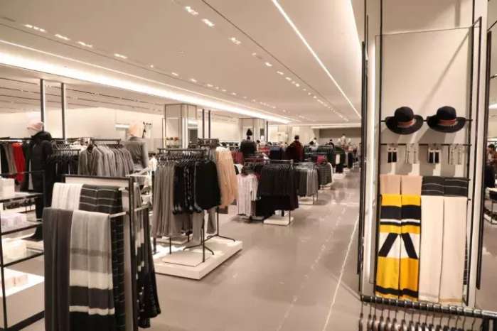 中国最大的第二个zara店,zara上海第一家门店