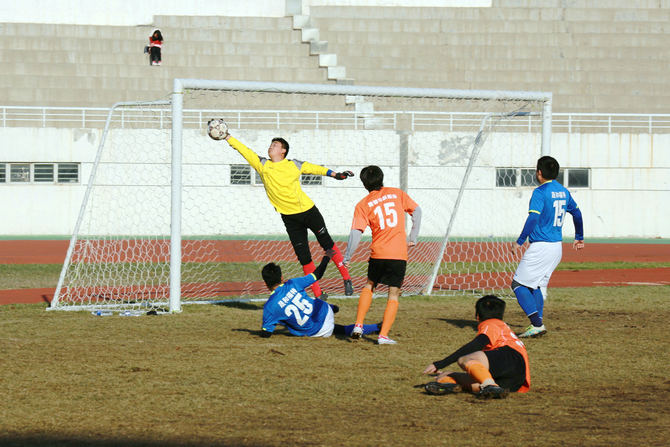 *安泰**市足球比赛——晟和福特对阵德木服饰的精彩瞬间