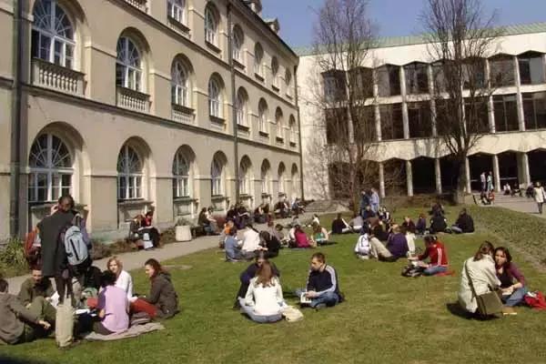 给英语教授发邮件怎么问候,英文邮件和教授沟通怎么写