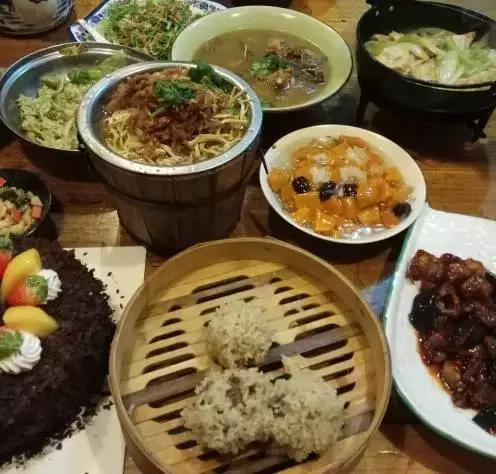 吃在济南｜藏在济南老西市场的美味！这感觉十二马路的孩子最懂！