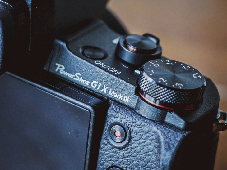 全球首款APS-C画幅变焦卡片机佳能G1XIII评测网友：真不该买单反