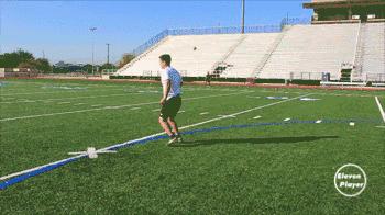 足球大范围转移球怎么踢,足球45度转移示意图