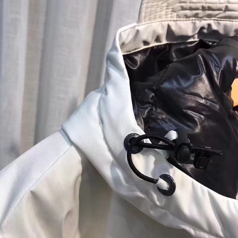 moncler和offwhite联名羽绒服,比moncler还高级的羽绒服