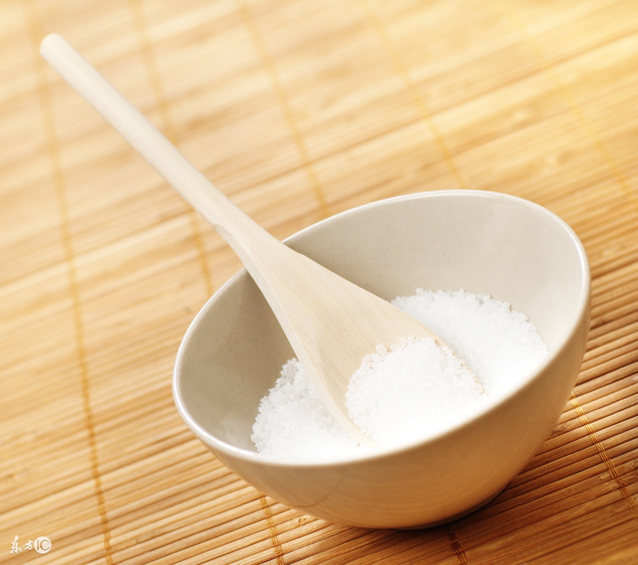 怎样清洗皮沙发上的霉点,磨砂皮沙发污渍小妙招怎么洗