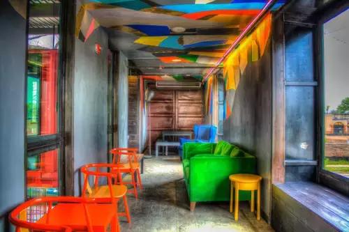 集装箱建筑散发艺术魅力,集装箱建筑空间