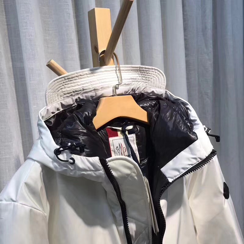 moncler和offwhite联名羽绒服,比moncler还高级的羽绒服