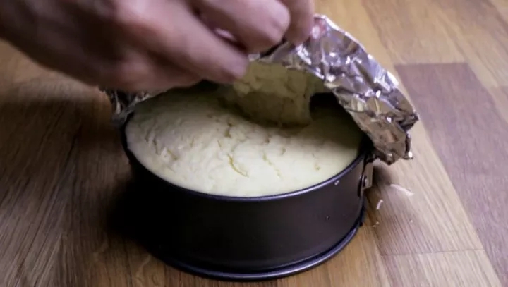 半熟小芝士蛋糕开裂原因,轻芝士蛋糕开裂