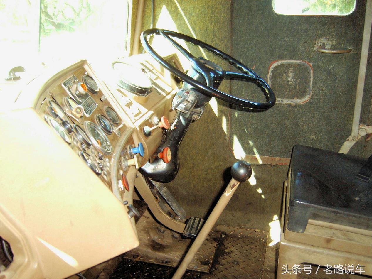 道路救援清障车大平板,道路清障车军用