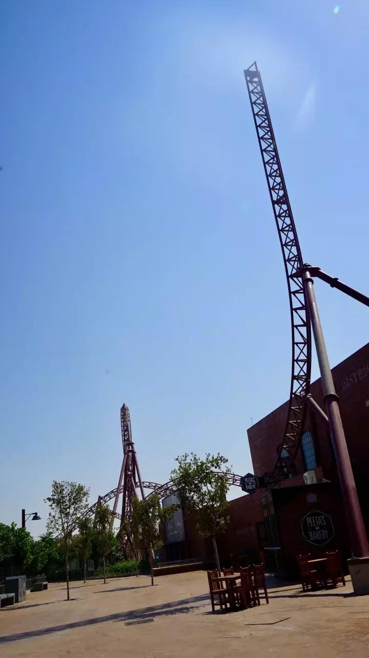 刺激的游乐场把男生吓哭了,刺激的游乐项目把人吓死