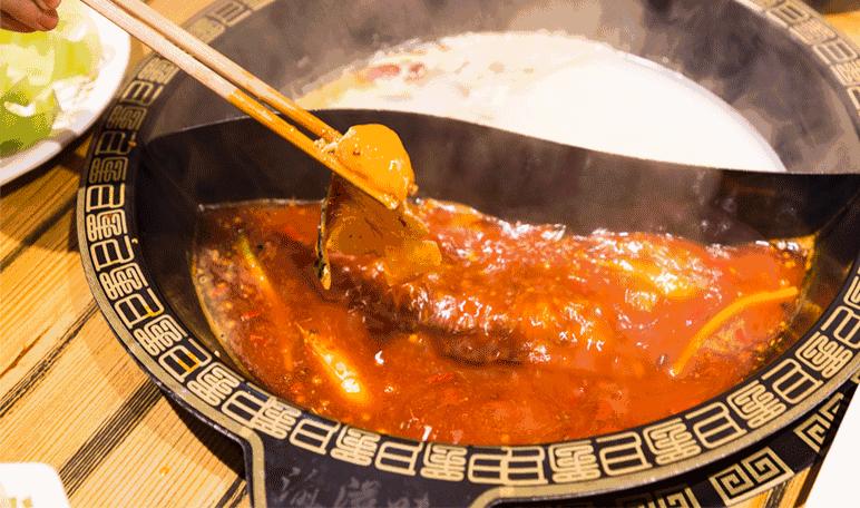 正宗重庆老火锅店逛新城推荐,重庆逛吃之旅本地人推荐的火锅店