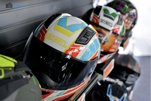南台车展【SOL/ASTONE/THH】多款彩绘头盔亮相