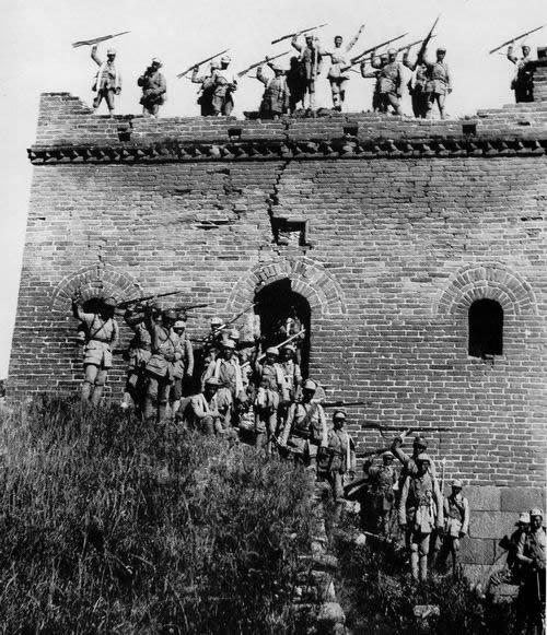 若非这两*长首**恨歌，没人会记住这位日军佐官