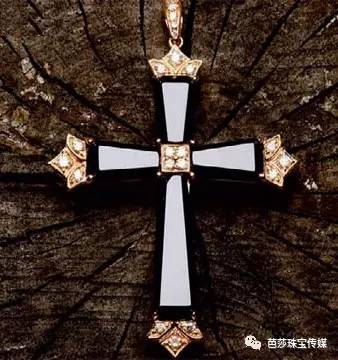 翡翠有好多色线,翡翠明明看着很透