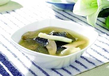 「杏林荐读」来了暖气，嗓子开始难受？中药代茶饮来帮您