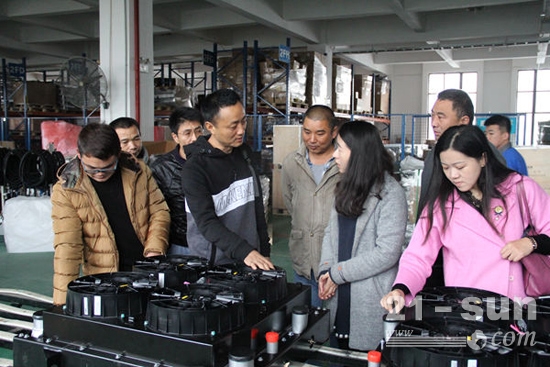 澳门巴士一行莅临驿力科技参观考察